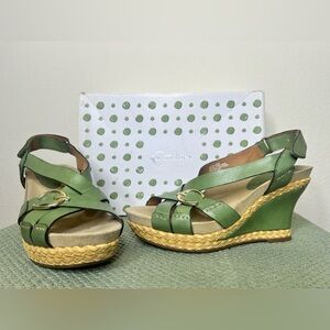 Earthies Green Wedges size 8